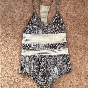 London one piece in snake